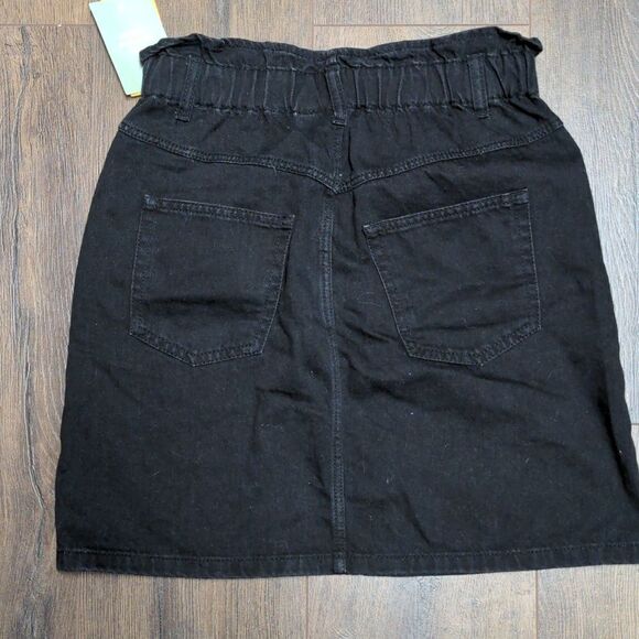 H&M Divided Black Denim Skirt Elastic Waist Paper Bag Size 6 NWT - Picture 2 of 8